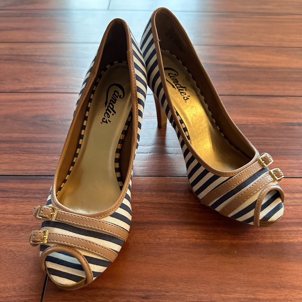 Candie’s Retro Sailor Pumps Size 6